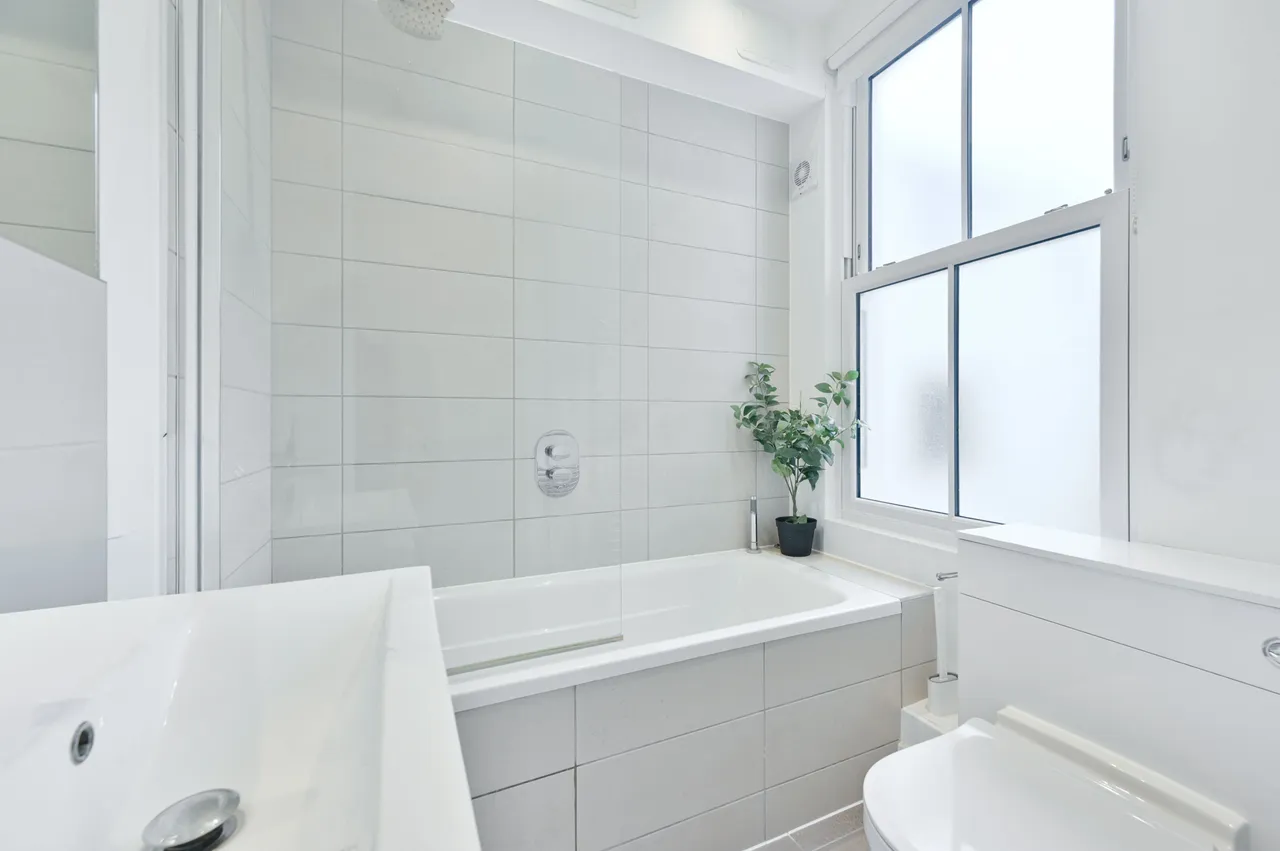 Apartment 3, 82 Meadow Road, London, photo 4