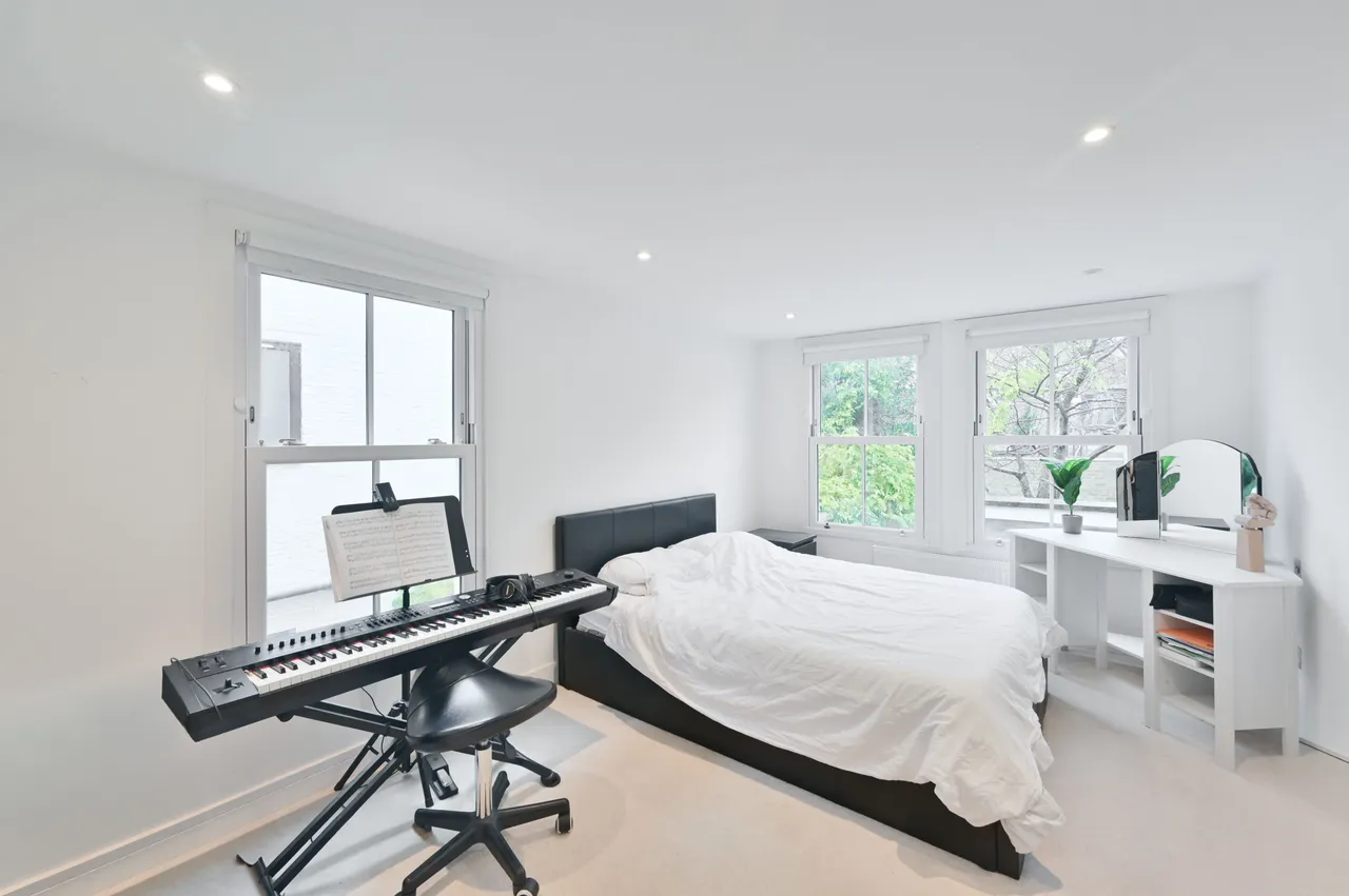 Apartment 3, 82 Meadow Road, London, photo 3