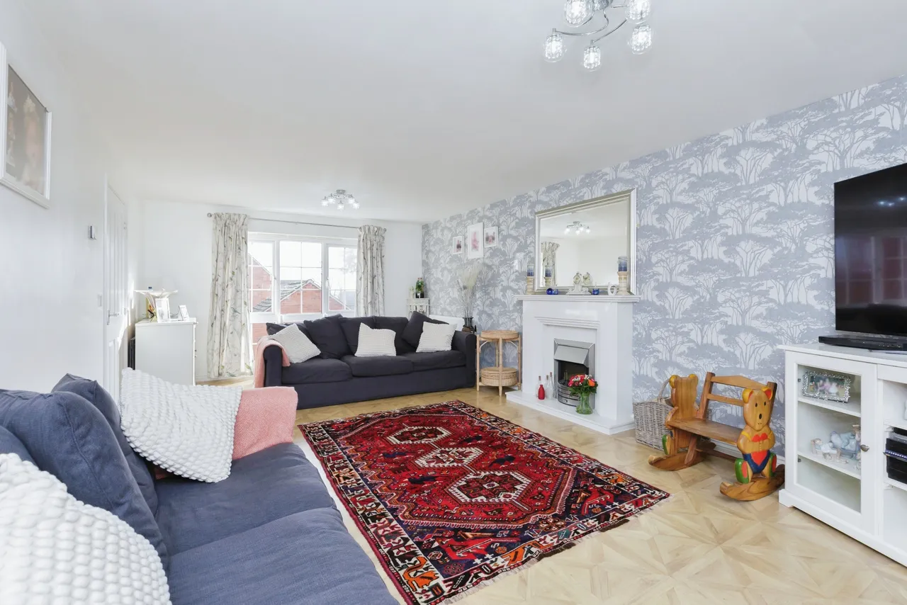 Bradgate Close, Leicester, LE19, photo 5