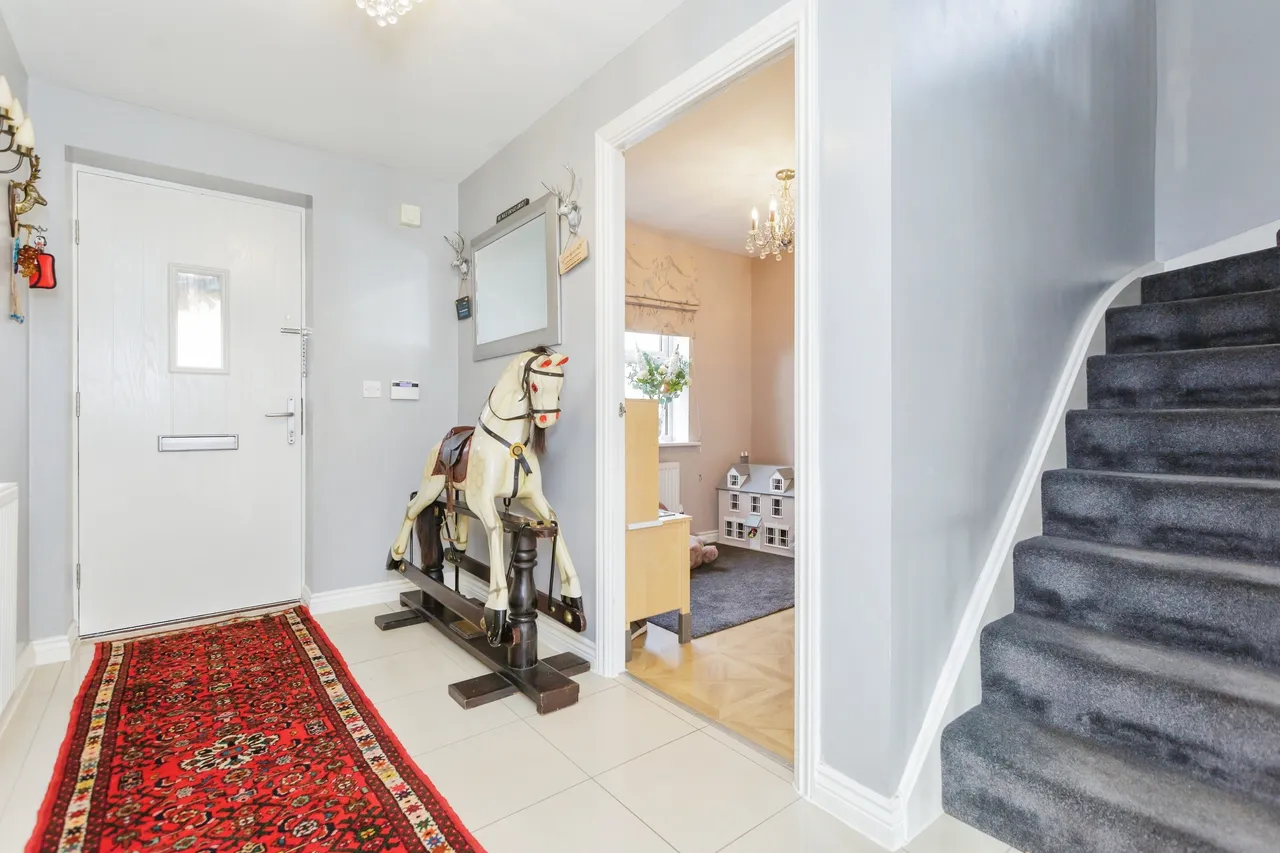 Bradgate Close, Leicester, LE19, photo 6