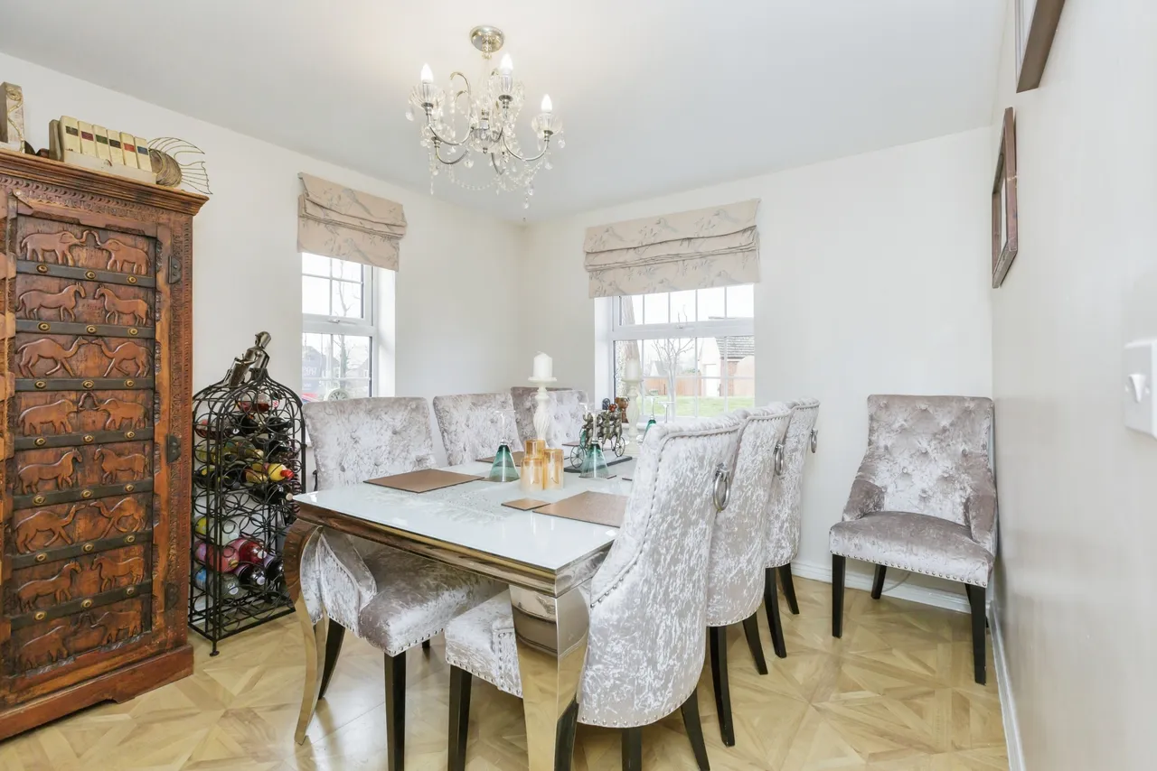 Bradgate Close, Leicester, LE19, photo 4