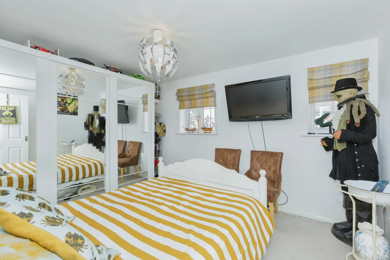 Bradgate Close, Leicester, LE19, photo 15