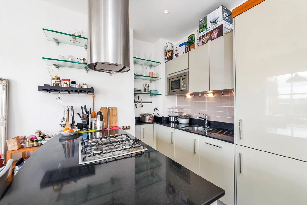 Lancaster Road, London, W11, photo 2