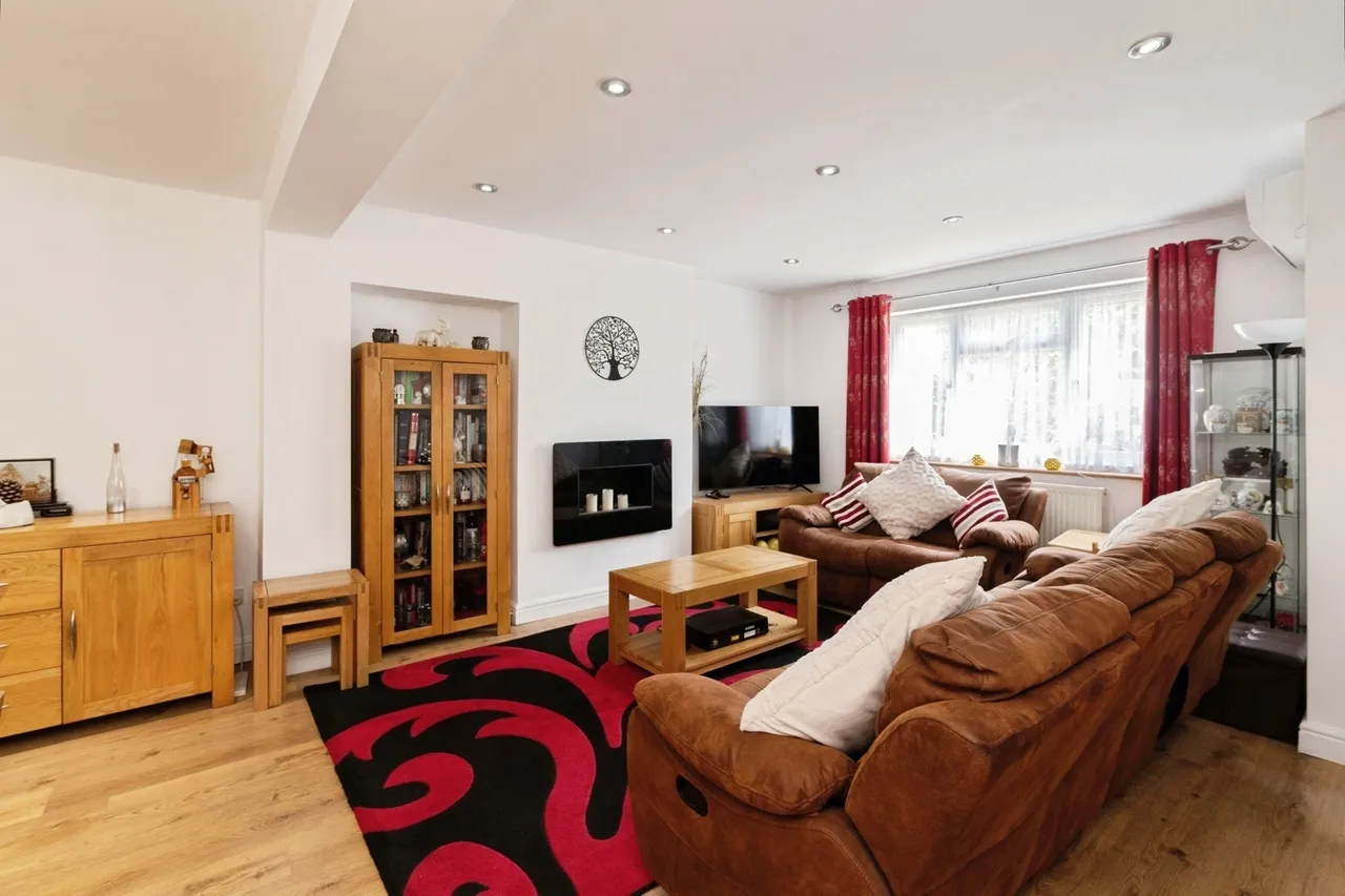 Templer Avenue, Grays, RM16, photo 2