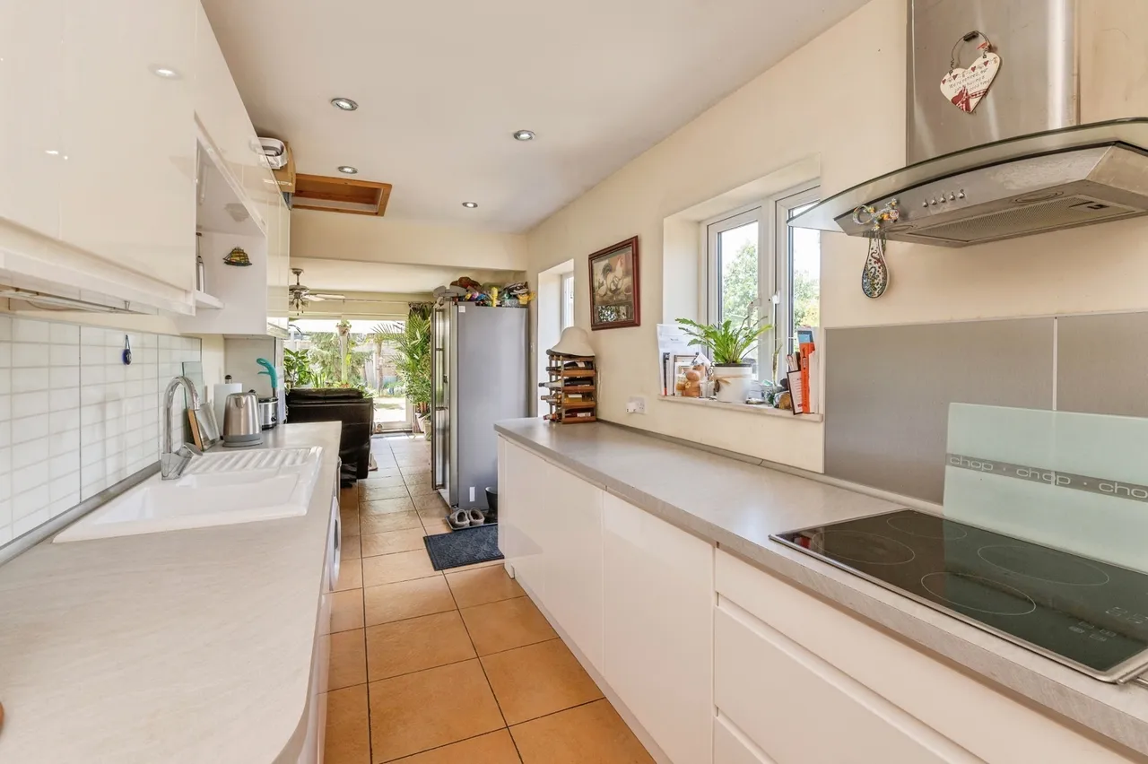 Templer Avenue, Grays, RM16, photo 11