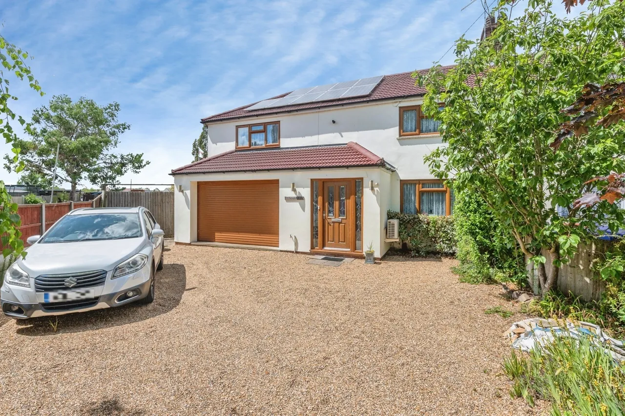 3 bed house for sale, Templer Avenue, Grays, RM16