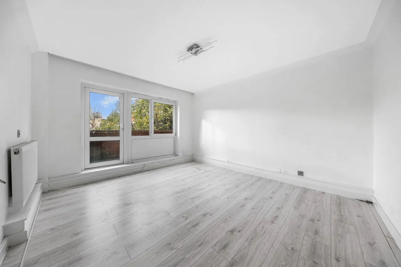 First and second floor, 20 Knights Close, London, E9 6EW, photo 3