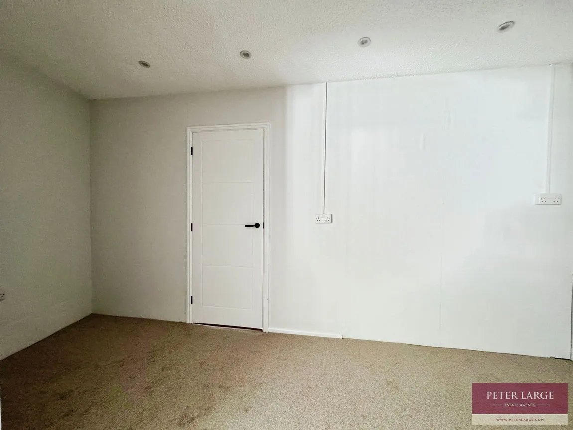 Rhuddlan Road, Rhyl, Denbighshire, LL18 2PW, photo 11