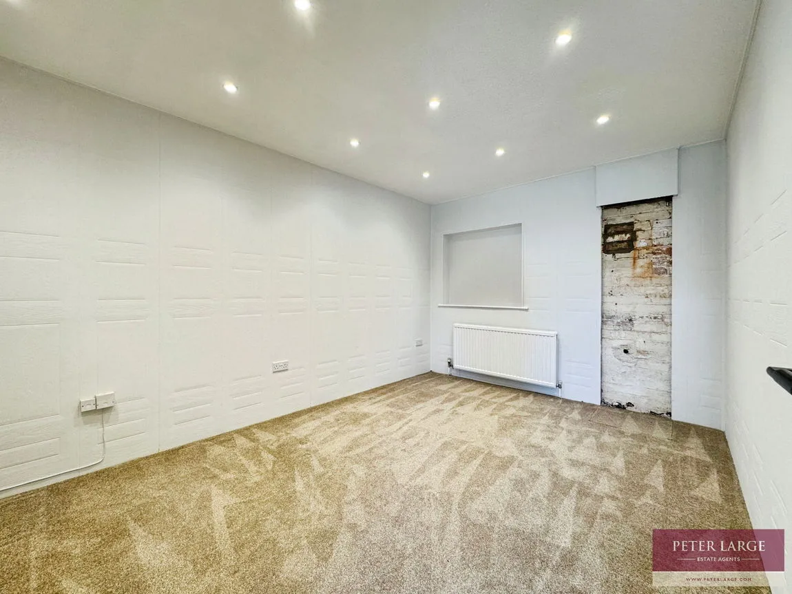 Rhuddlan Road, Rhyl, Denbighshire, LL18 2PW, photo 6
