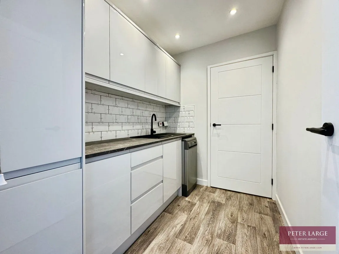 Rhuddlan Road, Rhyl, Denbighshire, LL18 2PW, photo 4