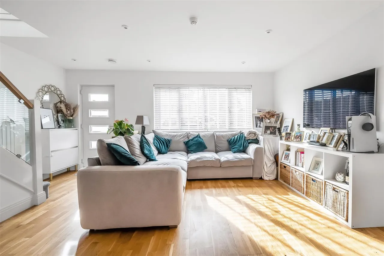 Leatherhead Road, Great Bookham, KT23, photo 2