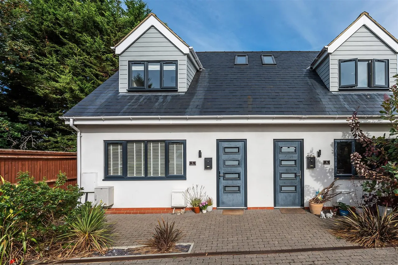 Leatherhead Road, Great Bookham, KT23, photo 10