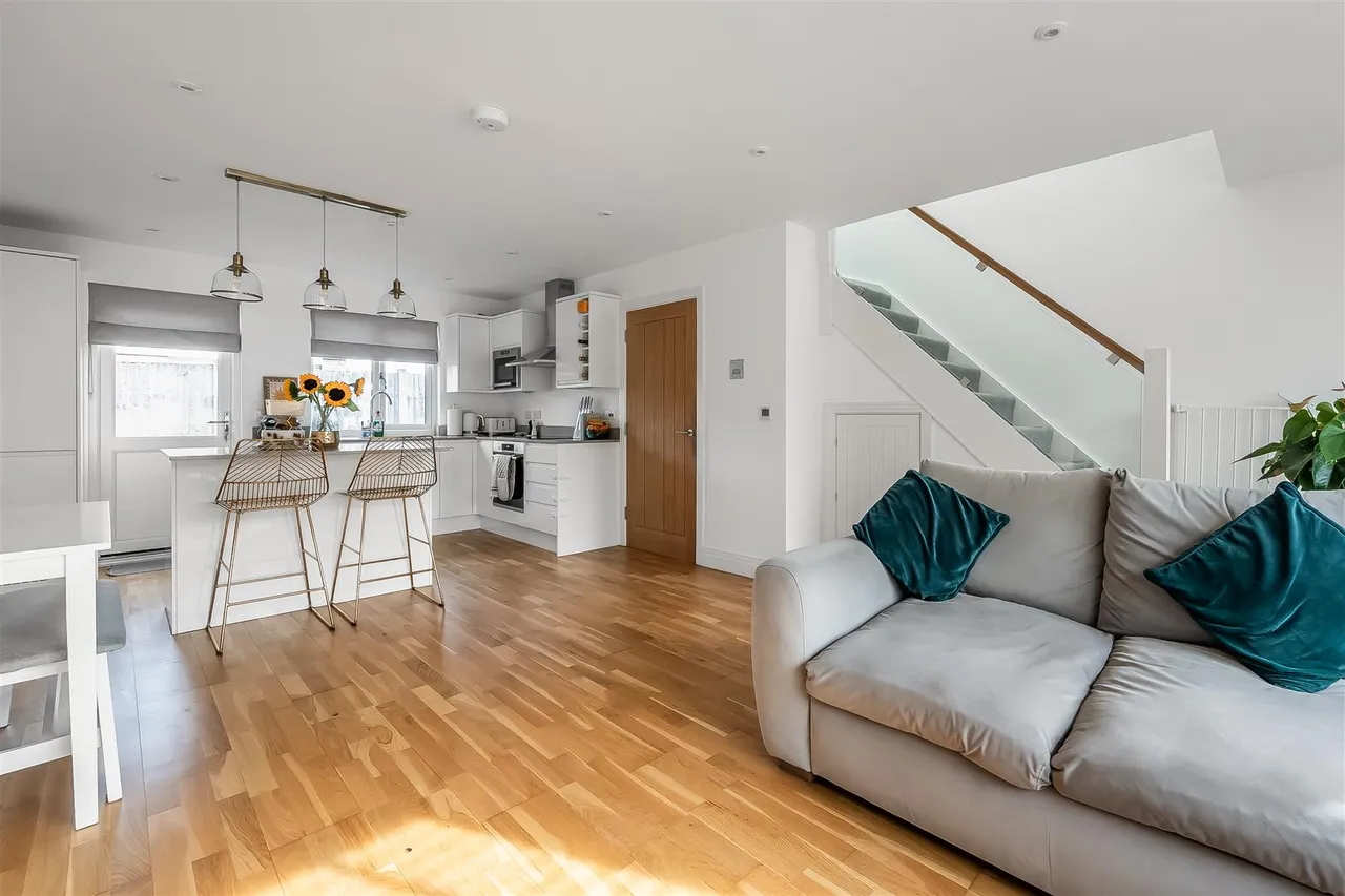 Leatherhead Road, Great Bookham, KT23, photo 12