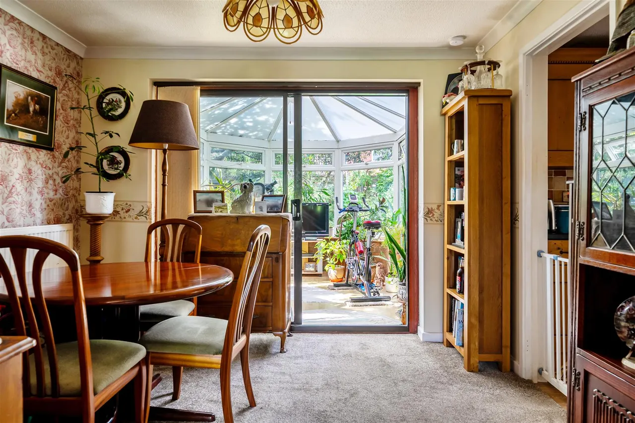 Chestnut Close, Rowde, SN10, photo 6