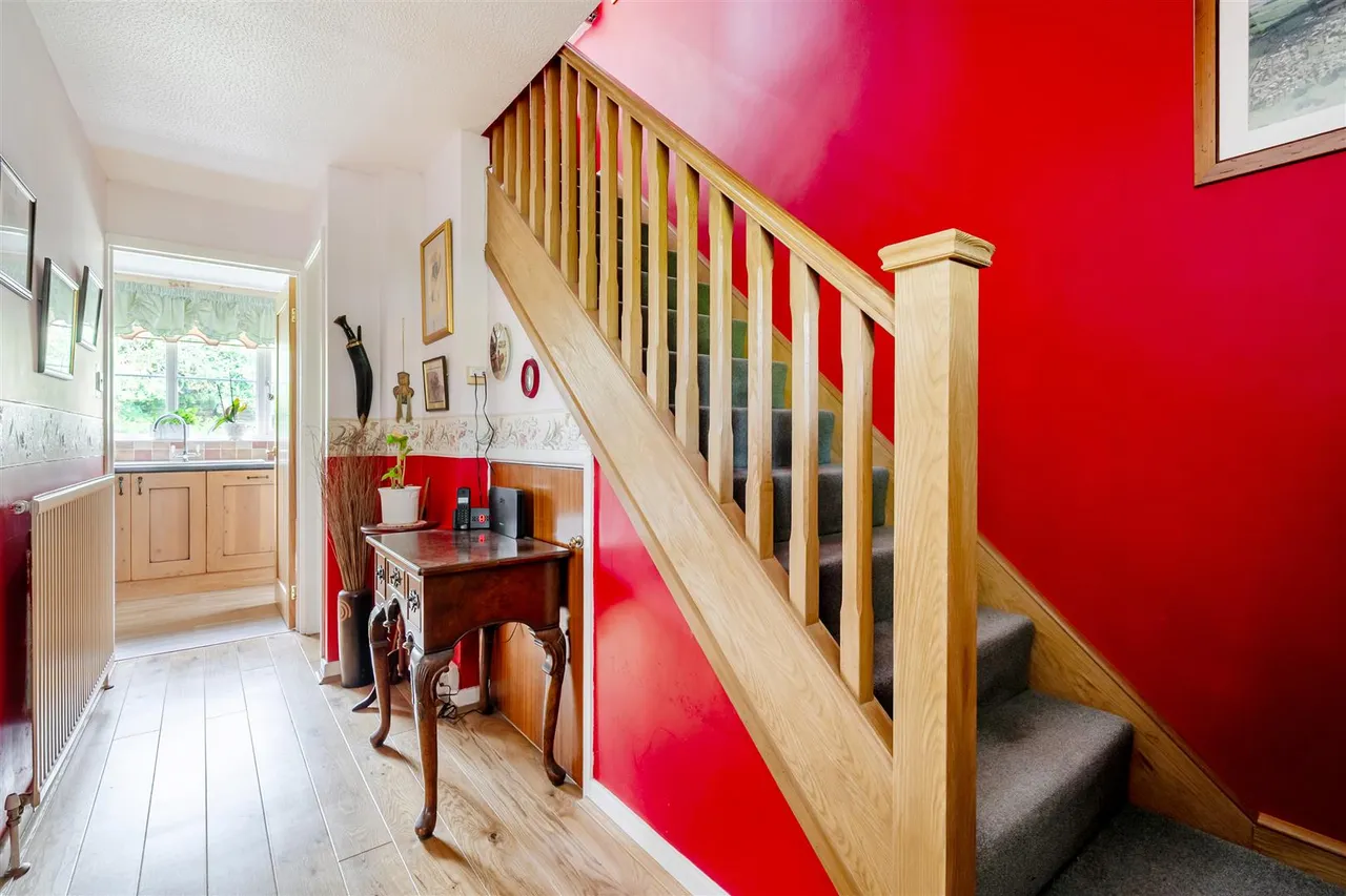 Chestnut Close, Rowde, SN10, photo 11