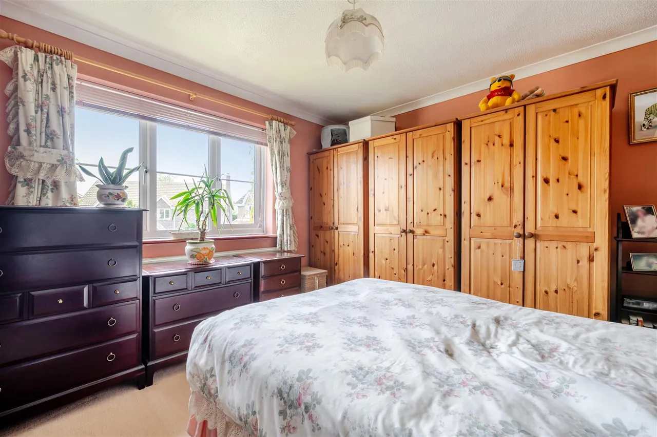 Chestnut Close, Rowde, SN10, photo 13