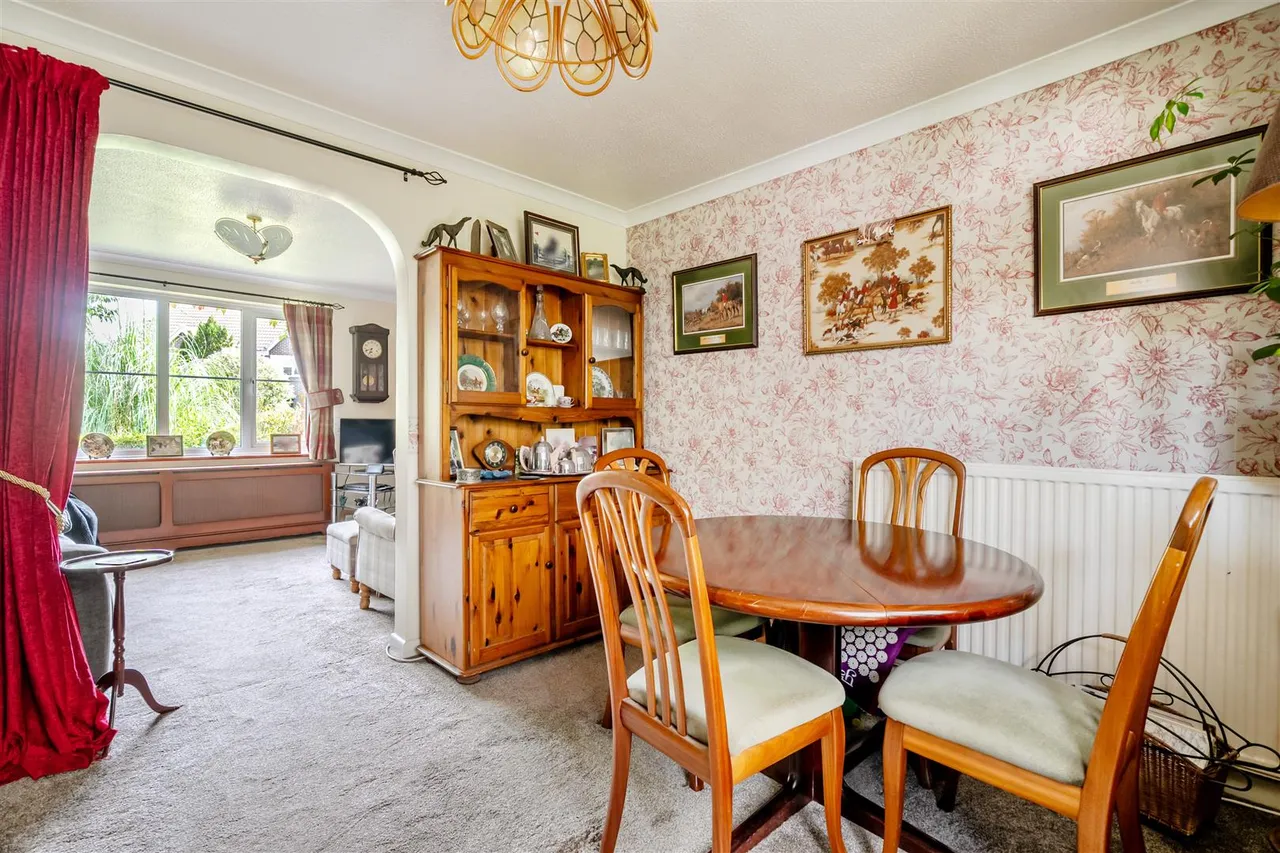 Chestnut Close, Rowde, SN10, photo 7