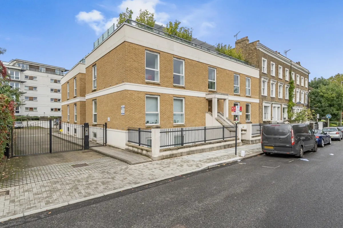Spanish Road, London, SW18, photo 8