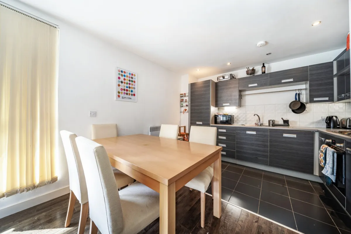 Spanish Road, London, SW18, photo 2