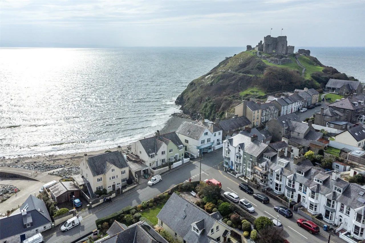Lon Felin, Criccieth, LL52, photo 21