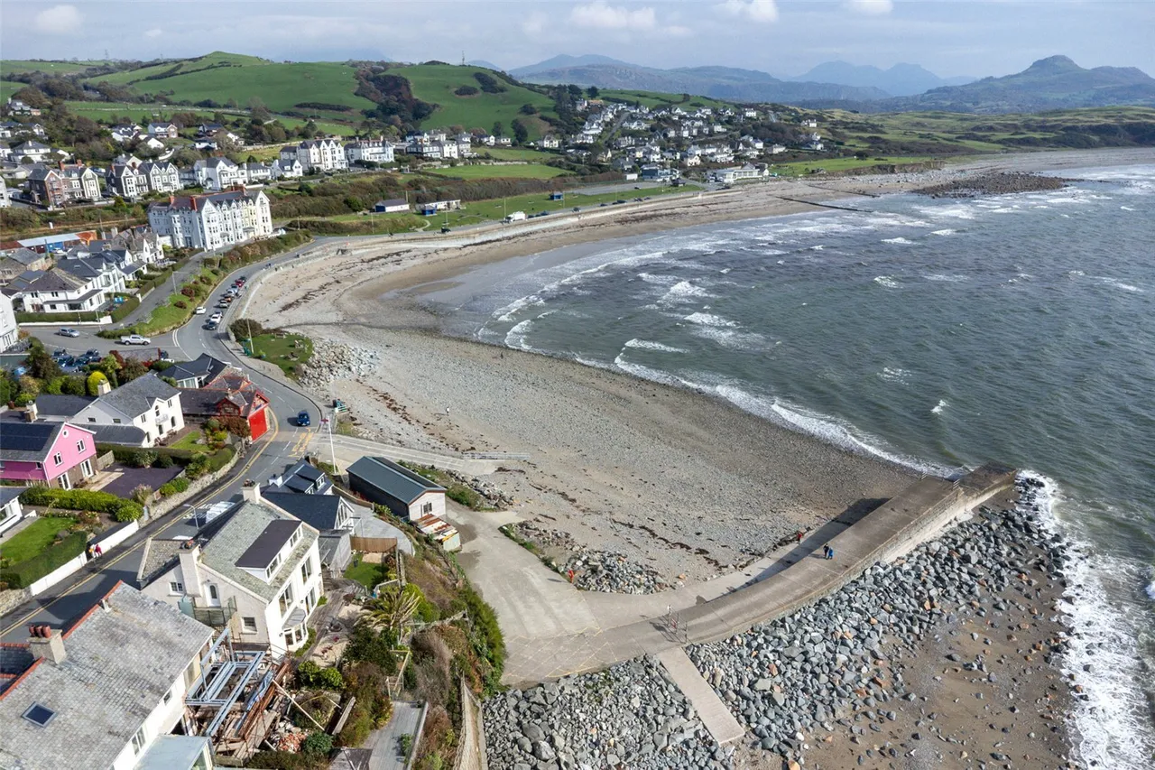 Lon Felin, Criccieth, LL52, photo 19