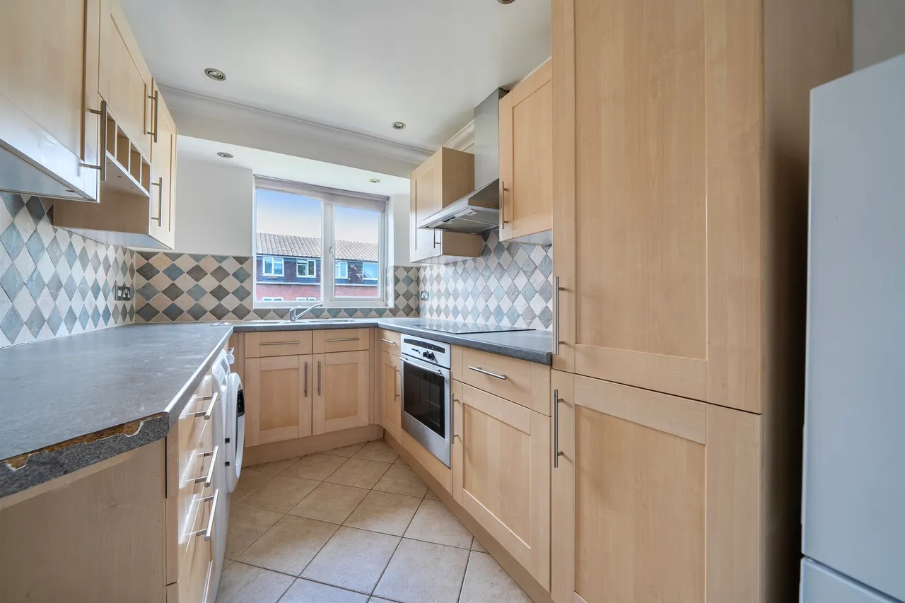 West Bank, Enfield, EN2, photo 2
