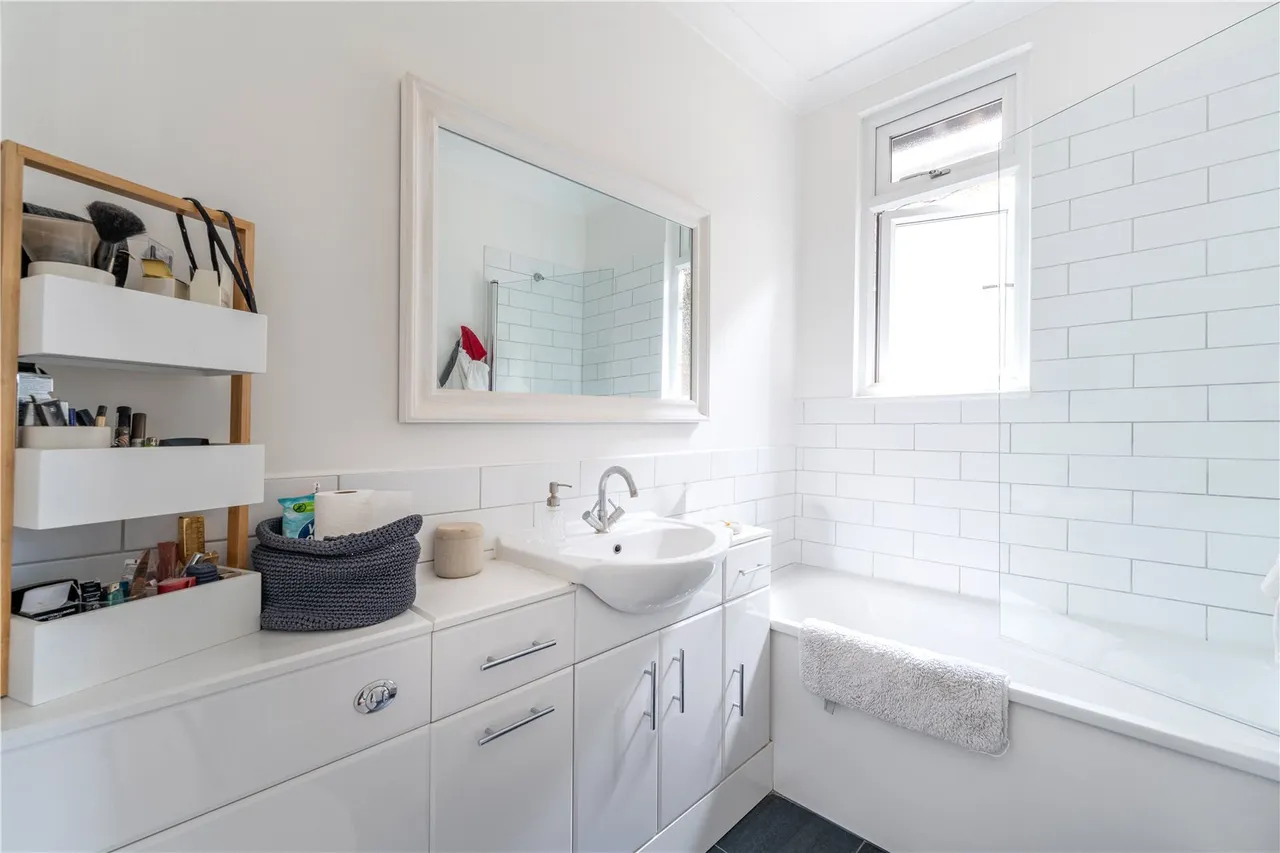 Chestnut Avenue, Hampton, TW12 2NU, photo 5