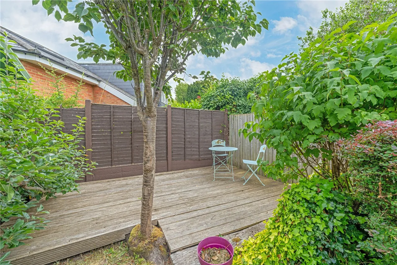 Chestnut Avenue, Hampton, TW12 2NU, photo 9