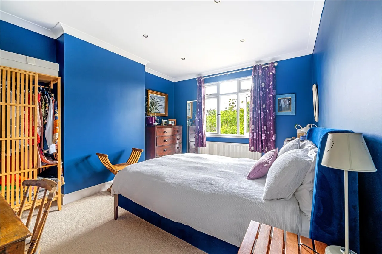 Chestnut Avenue, Hampton, TW12 2NU, photo 4