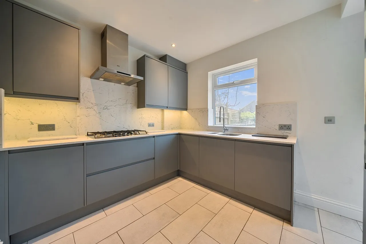 Cobland Road, SE12, photo 11