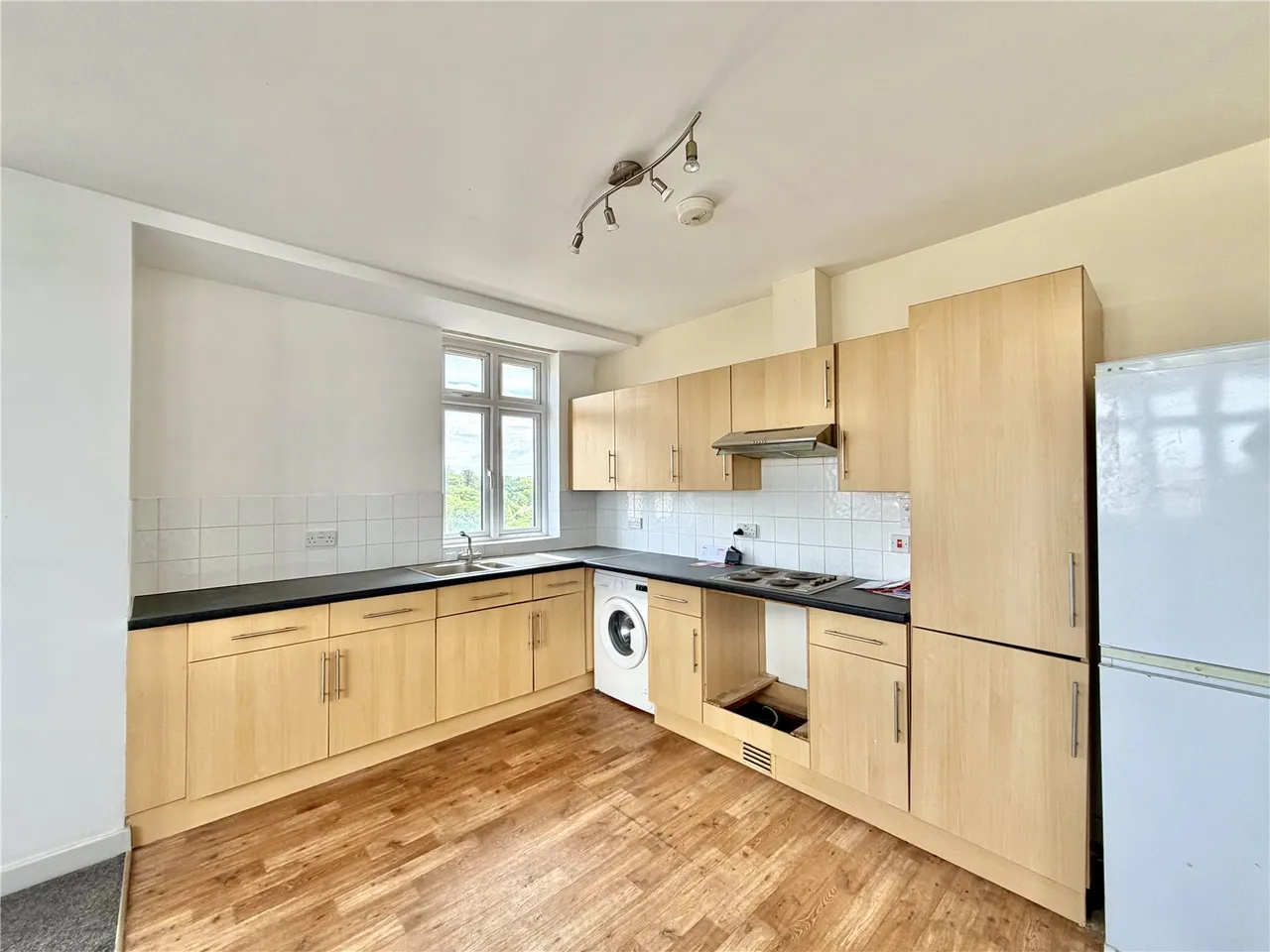 Station Road, Aldershot, Hampshire, GU11 1BG, photo 3