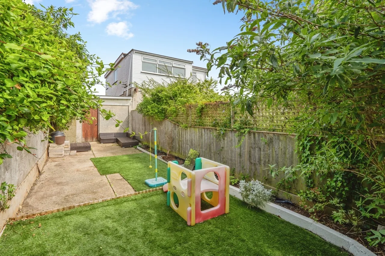 West Haye Road, Hayling Island, PO11, photo 6