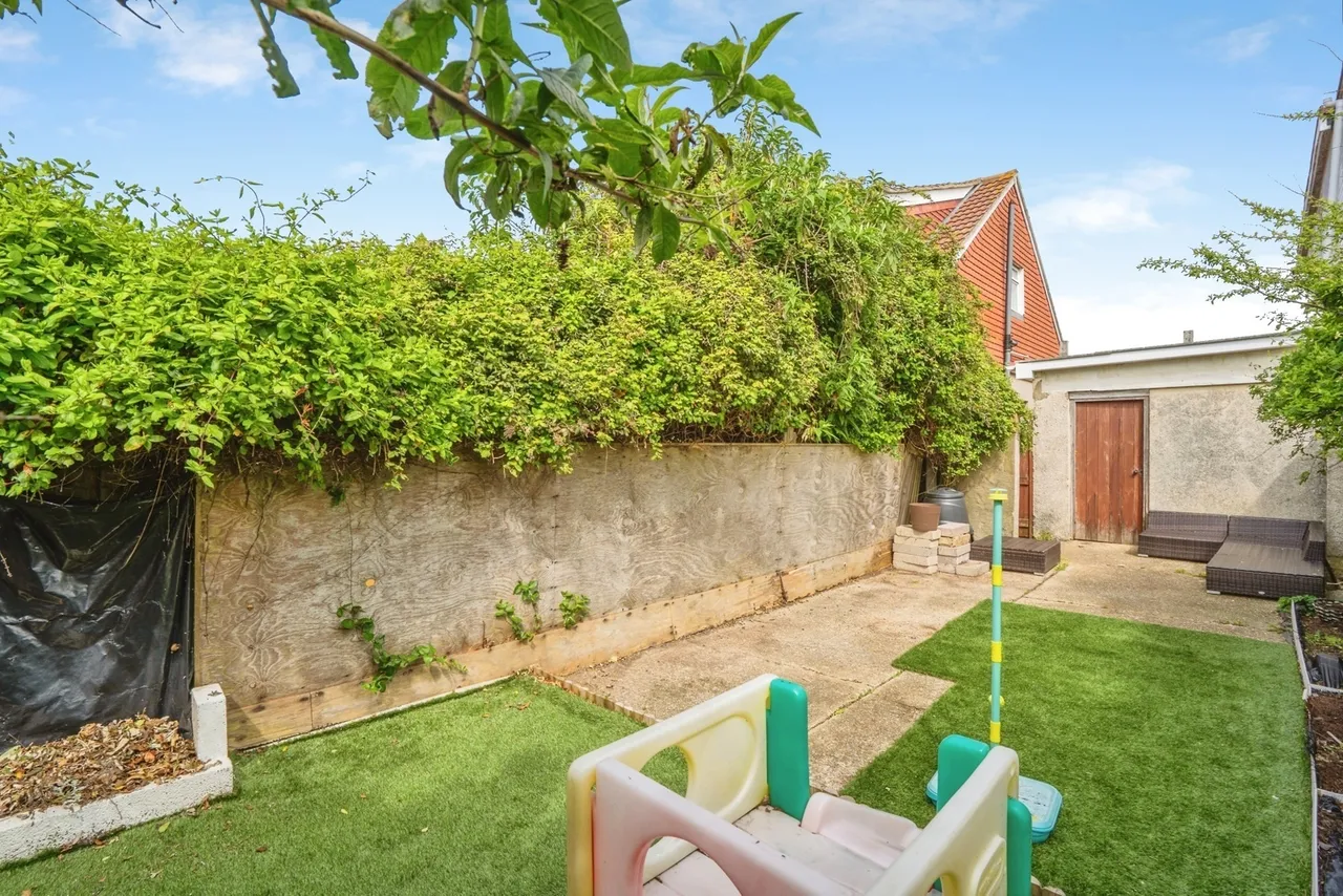 West Haye Road, Hayling Island, PO11, photo 14