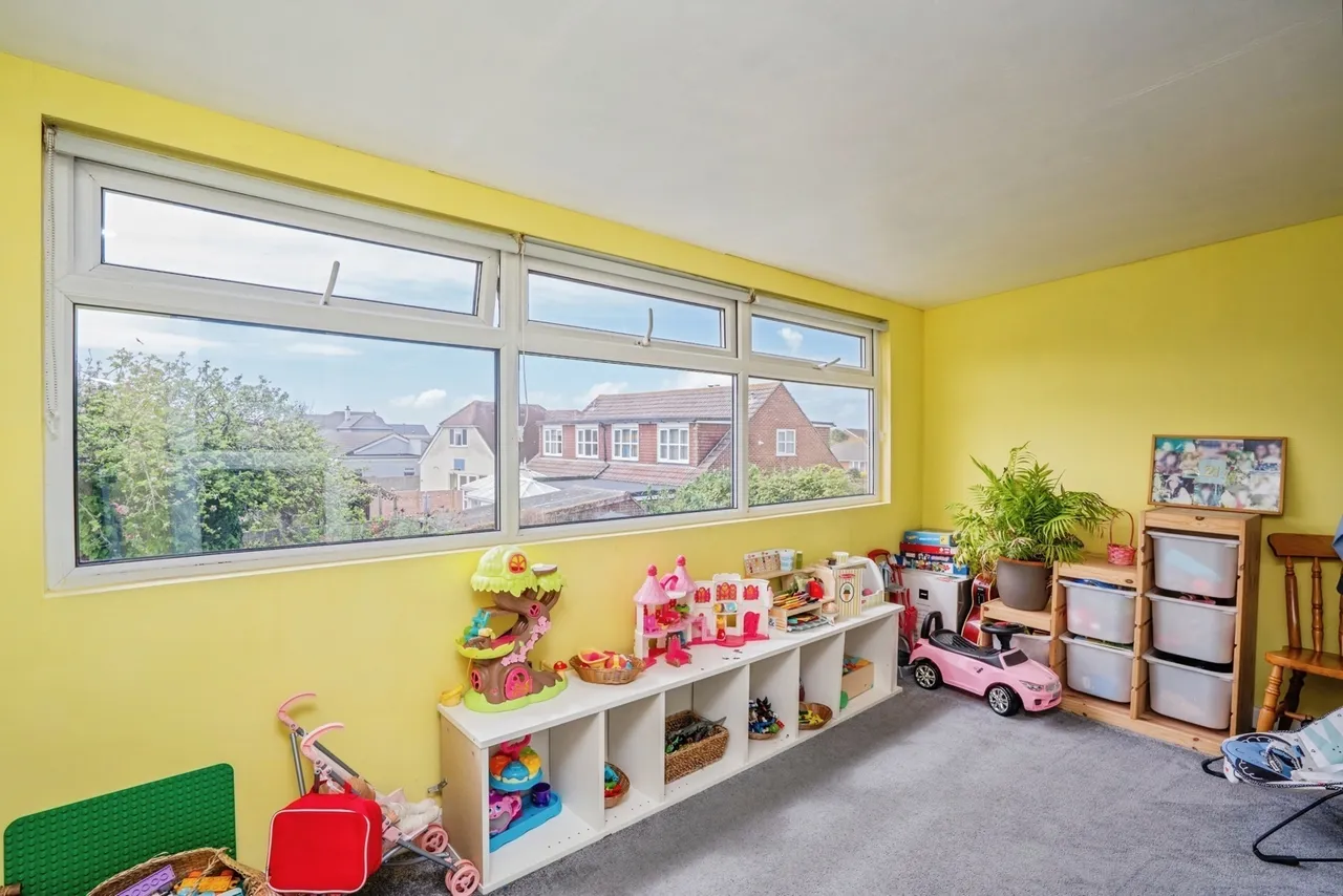 West Haye Road, Hayling Island, PO11, photo 11
