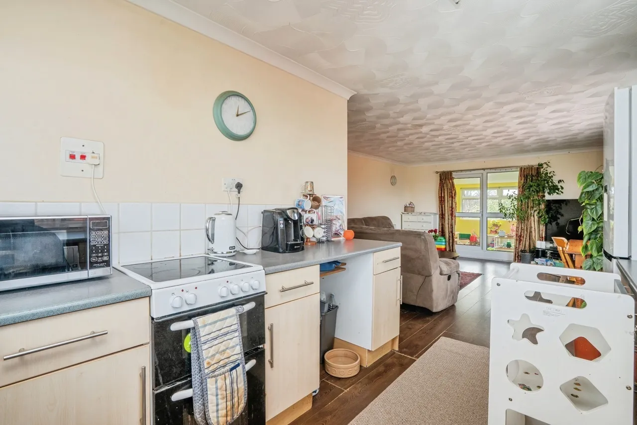West Haye Road, Hayling Island, PO11, photo 5