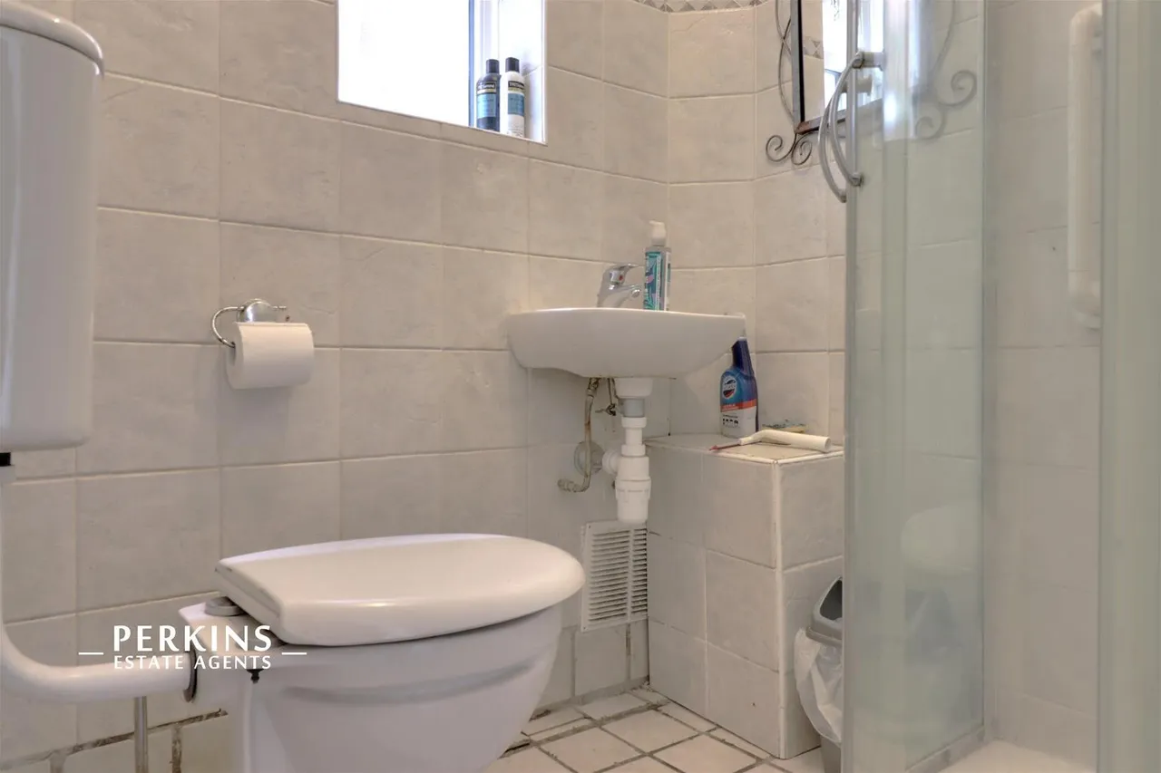 Kings Drive, Wembley, HA9, photo 7