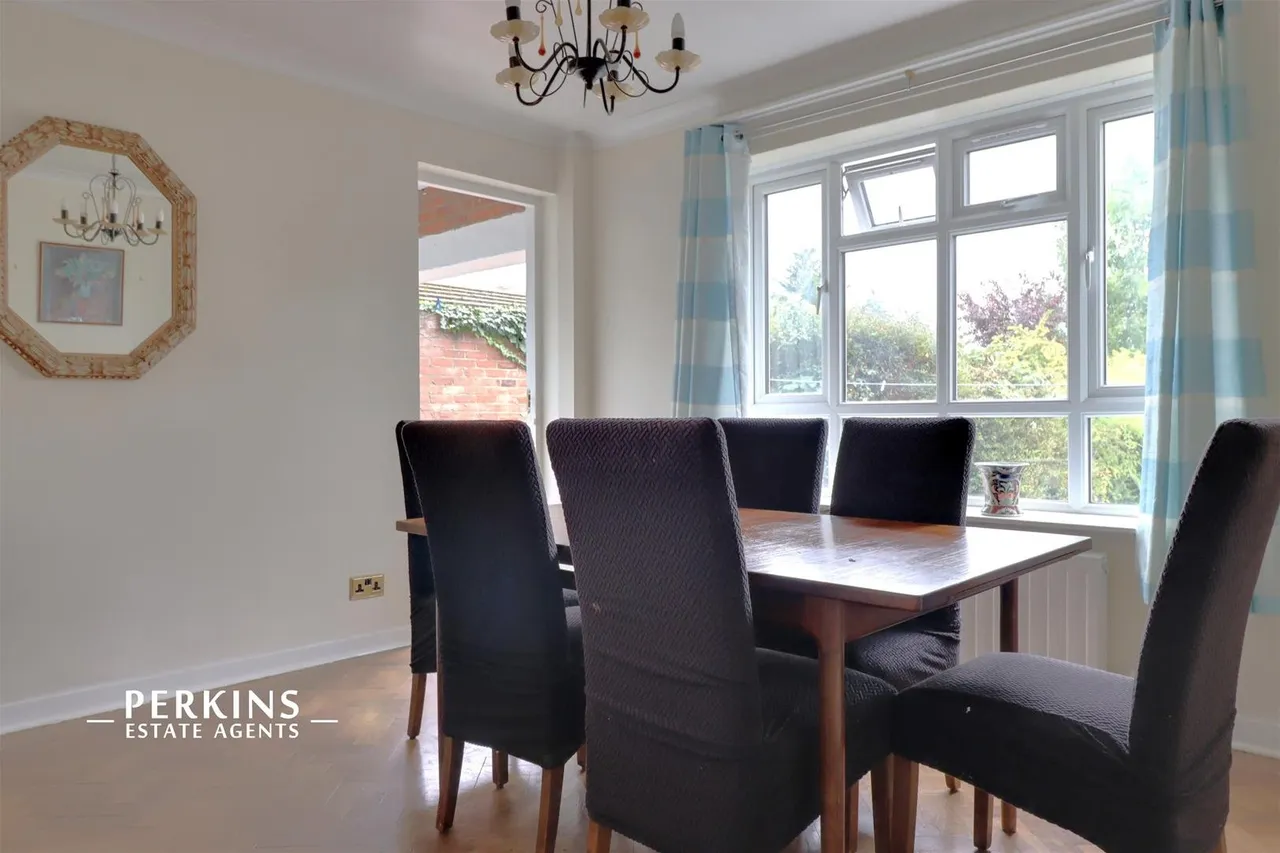 Kings Drive, Wembley, HA9, photo 3