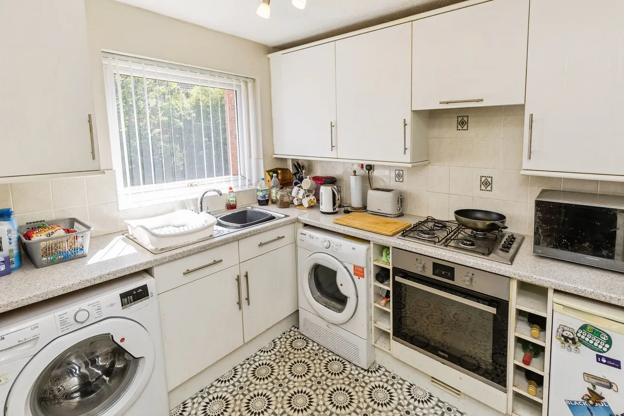 Larkspur Close, Chester, photo 6