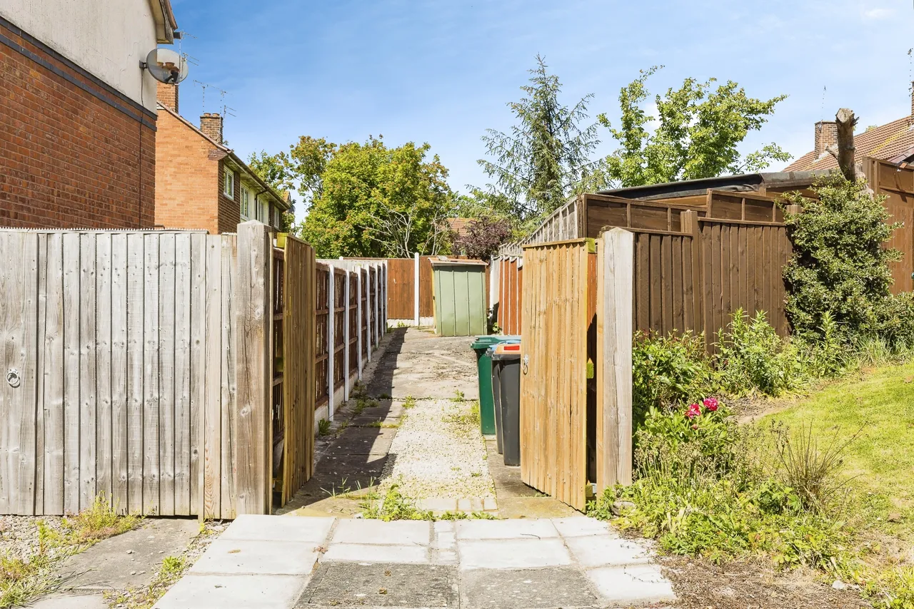 Larkspur Close, Chester, photo 12