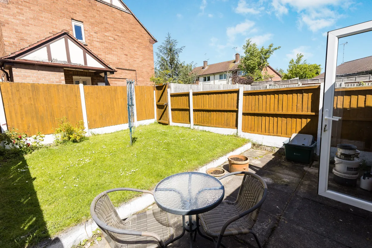 Larkspur Close, Chester, photo 2