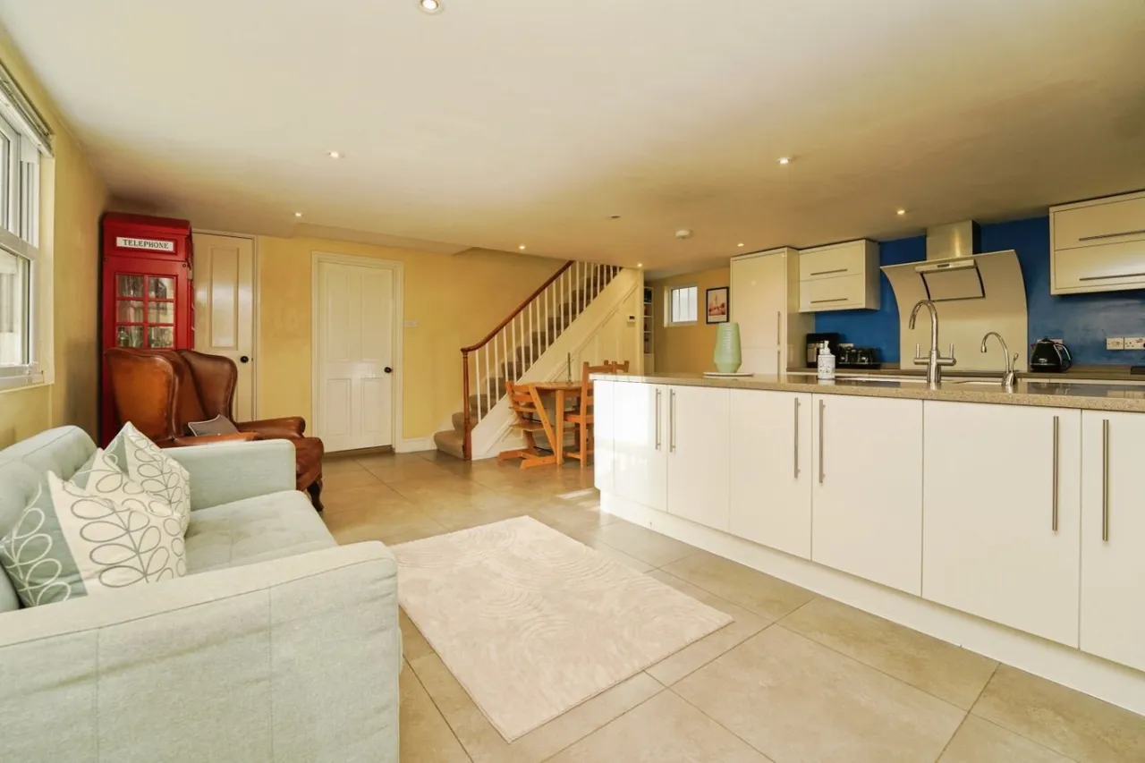 St. Lukes Road, Cheltenham, GL53, photo 3