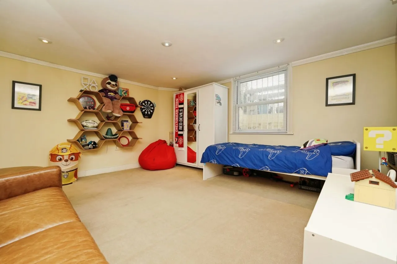St. Lukes Road, Cheltenham, GL53, photo 7