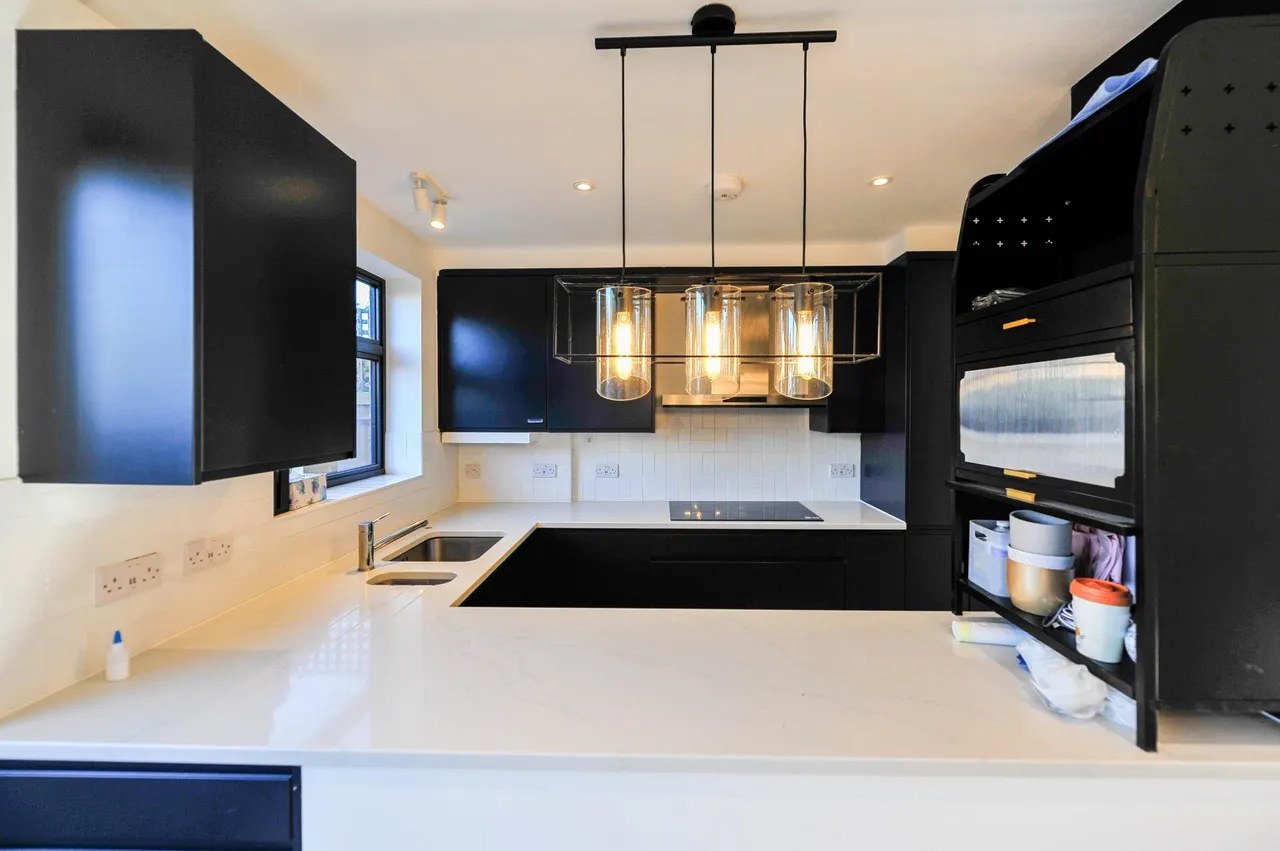 Chestnut Grove, New Malden, photo 12