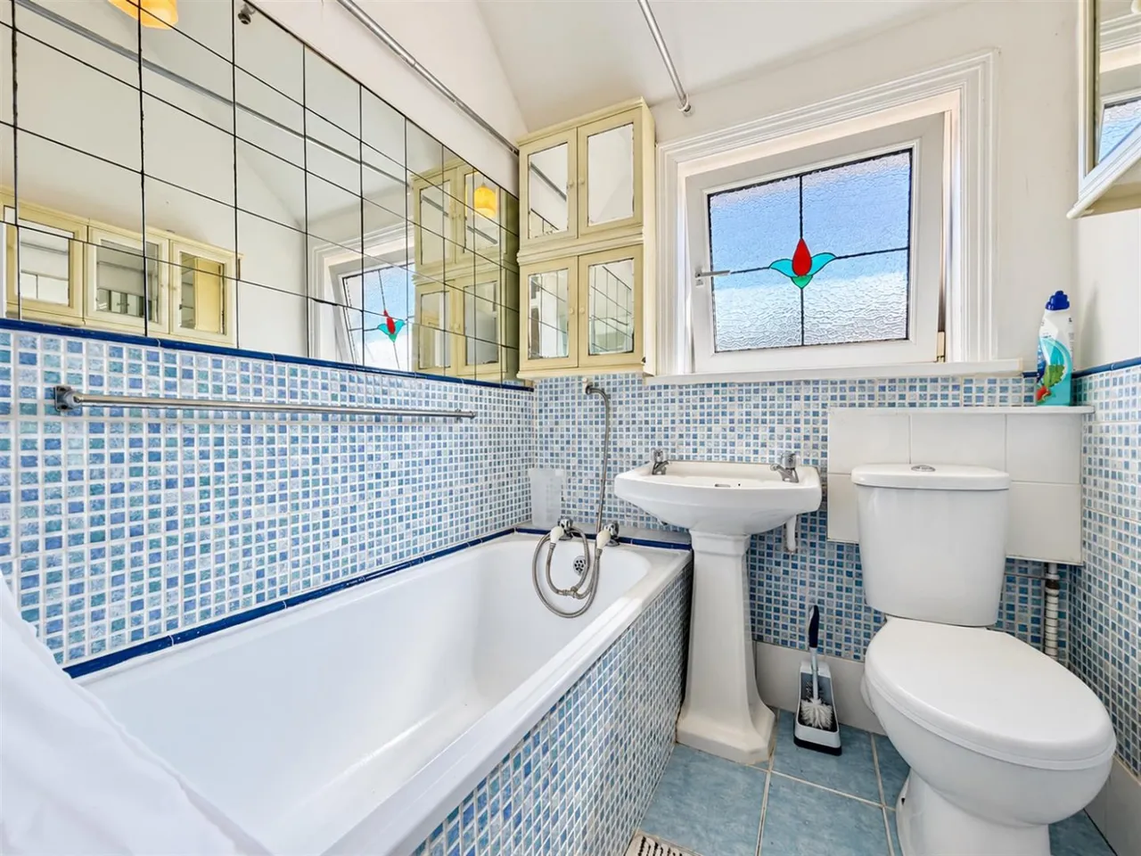 End Terrace, Hounslow, TW3, photo 10