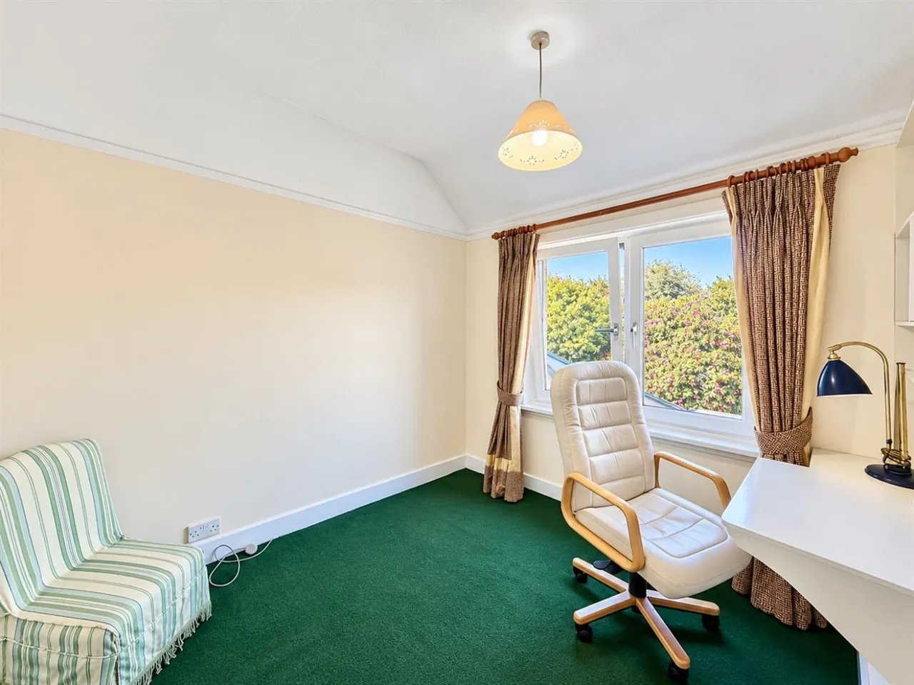 End Terrace, Hounslow, TW3, photo 11