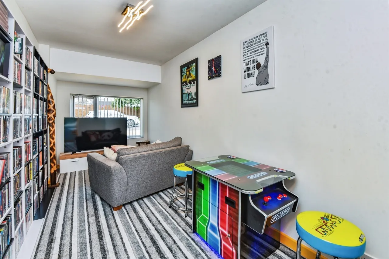 Ludlow Close, Frome, BA11, photo 8