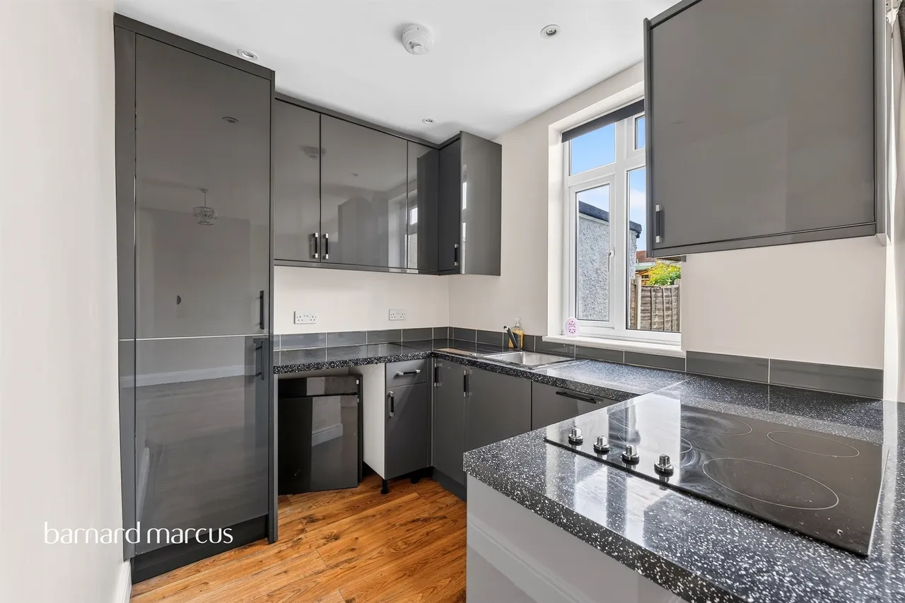 Kingston Avenue, Cheam, SM3, photo 4
