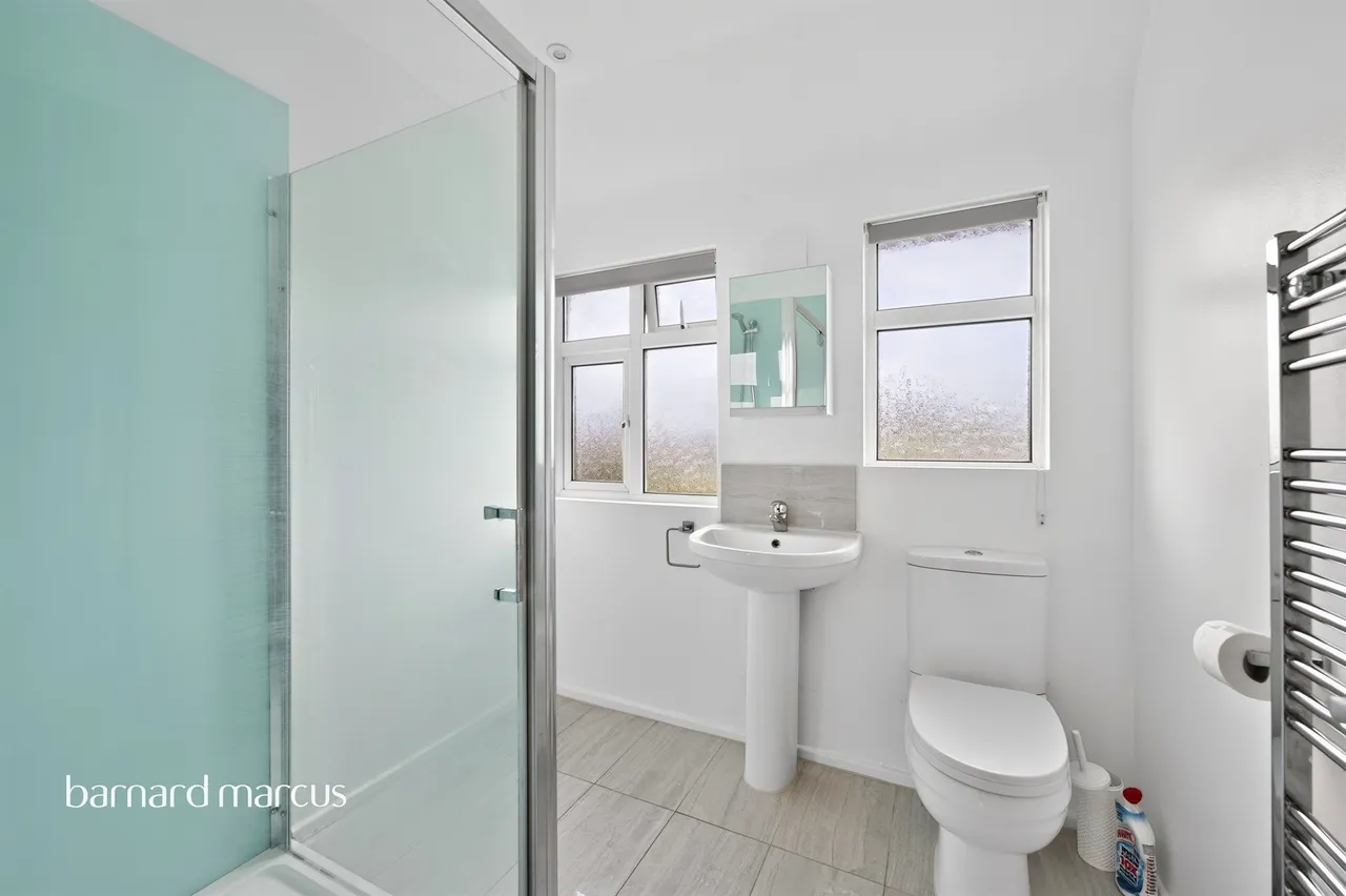 Kingston Avenue, Cheam, SM3, photo 19