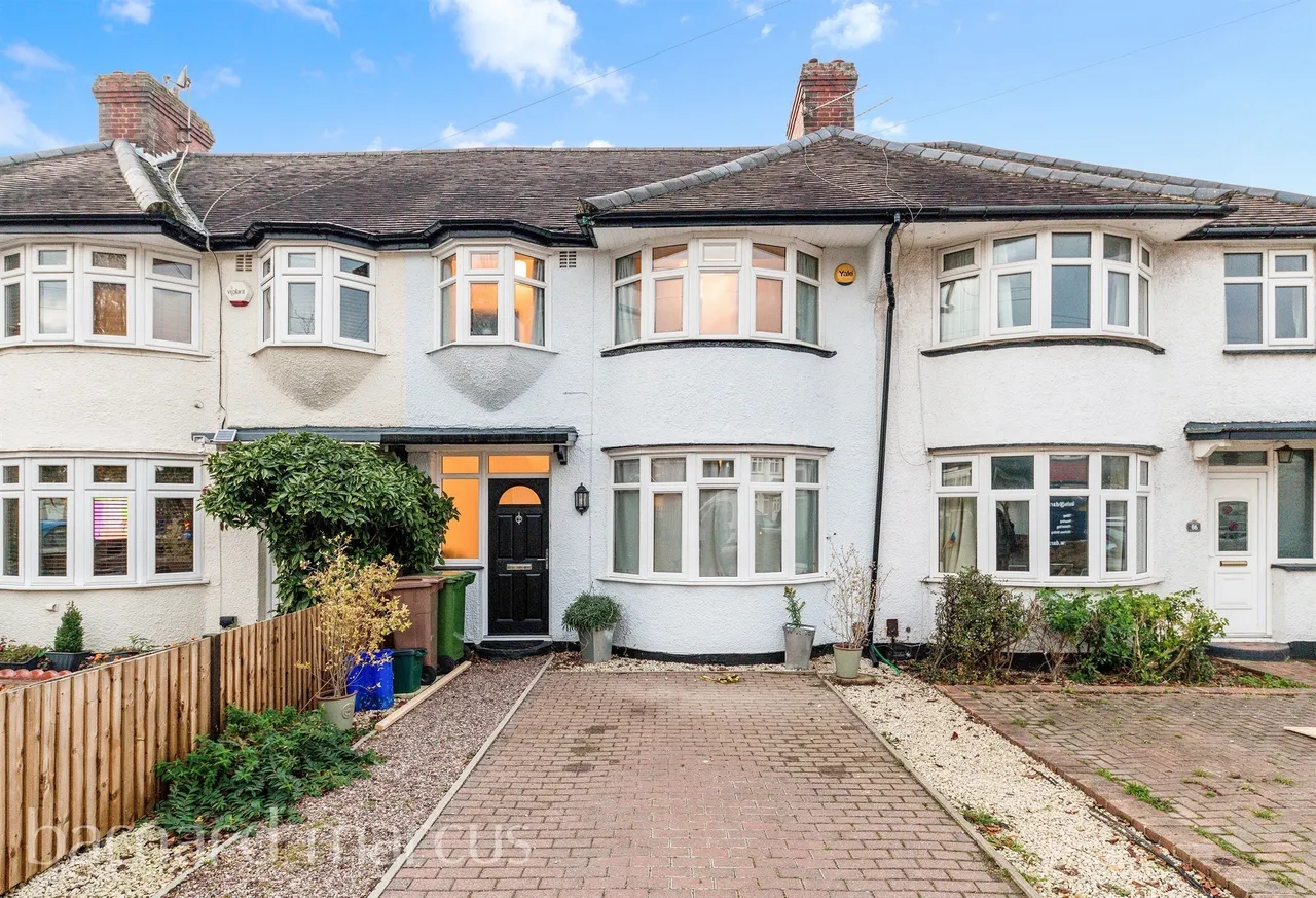 3 bed house for sale, Kingston Avenue, Cheam, SM3