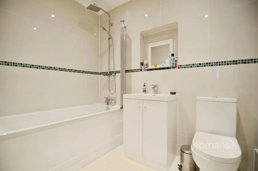 Queens Road, Farnborough, GU14, photo 8